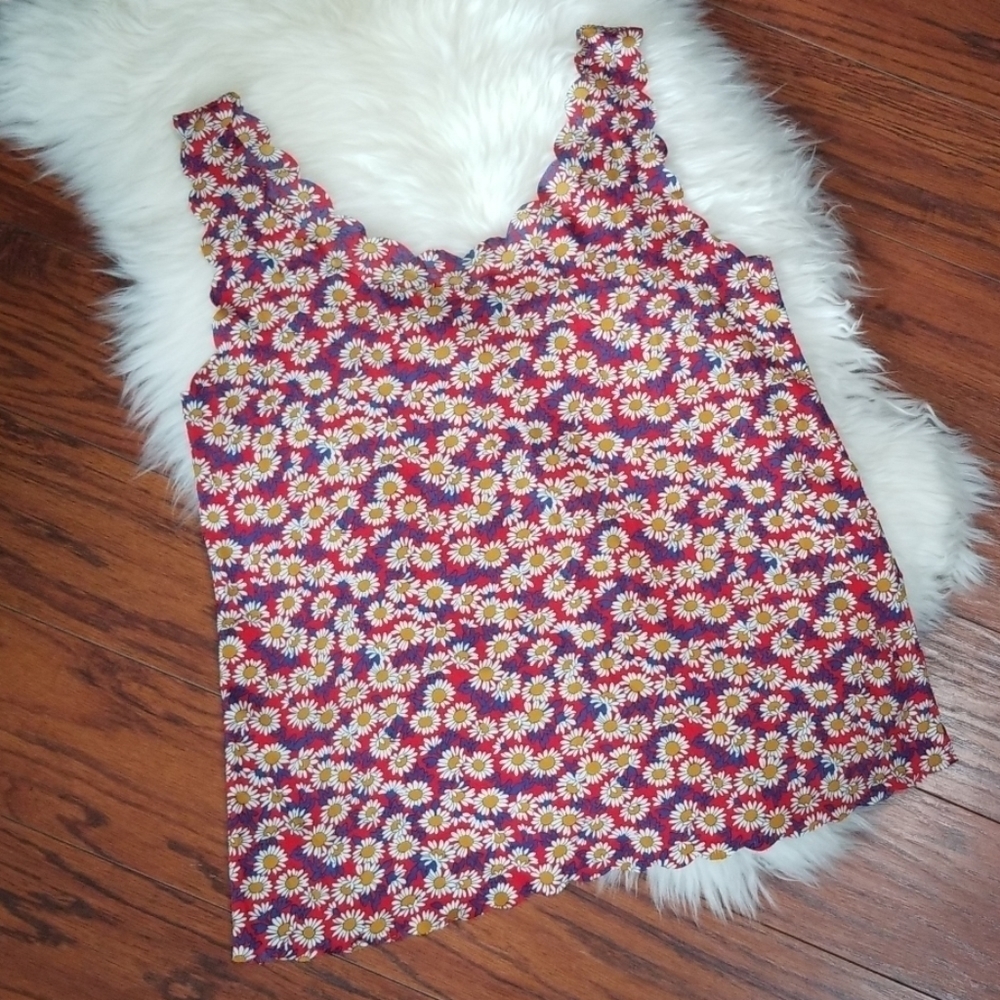 Daisy Pinkyotto Anthropologie Scalloped Tank top - Picture 2 of 7